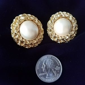 Vintage Joan Rivers Clip Earrings